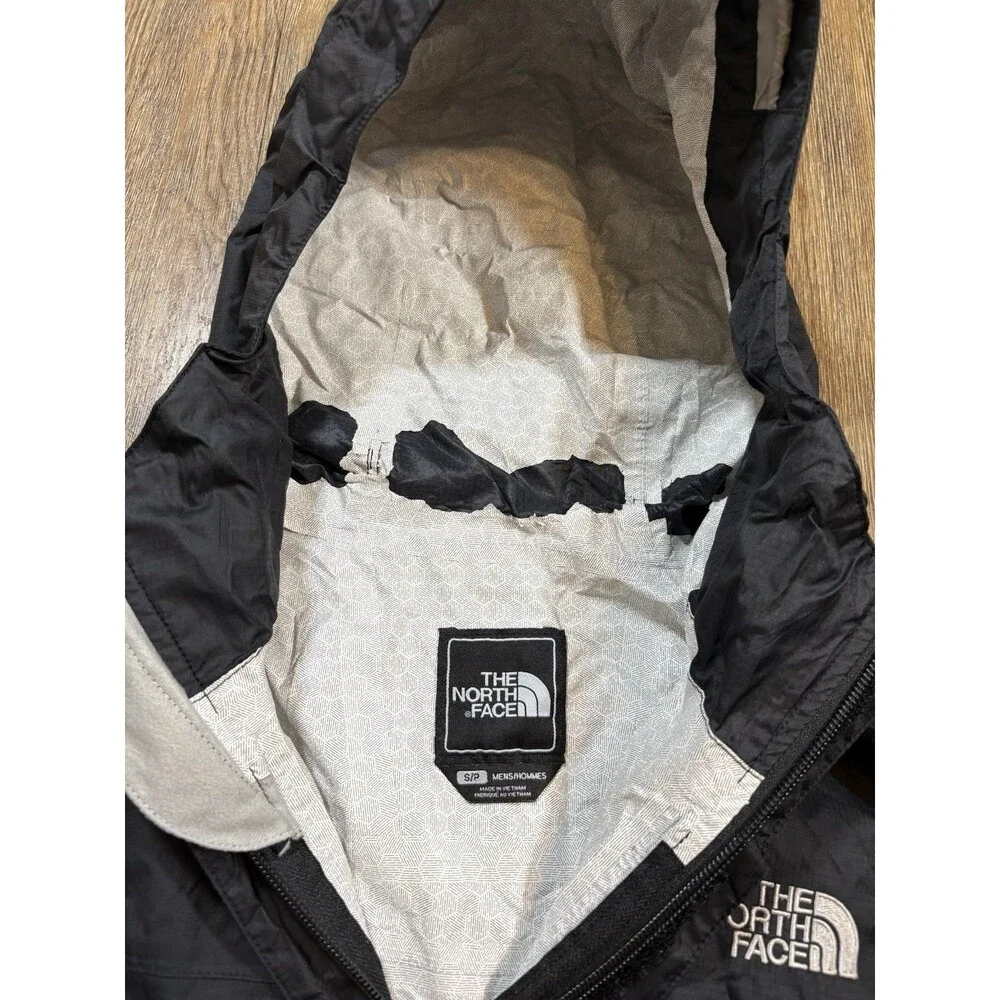The North Face Venture 2 DryVent Waterproof Black Jacket - Men’s S - Gorpcore